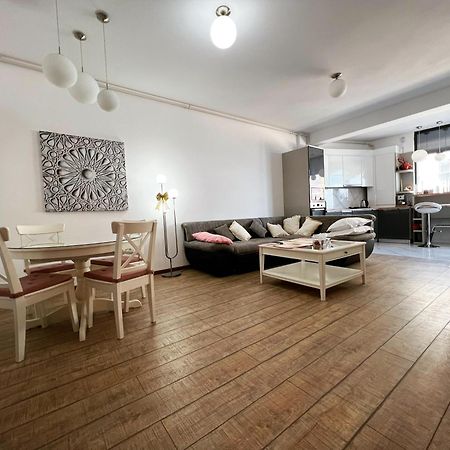 Lavand Eighteen 3 Navodari Exterior photo
