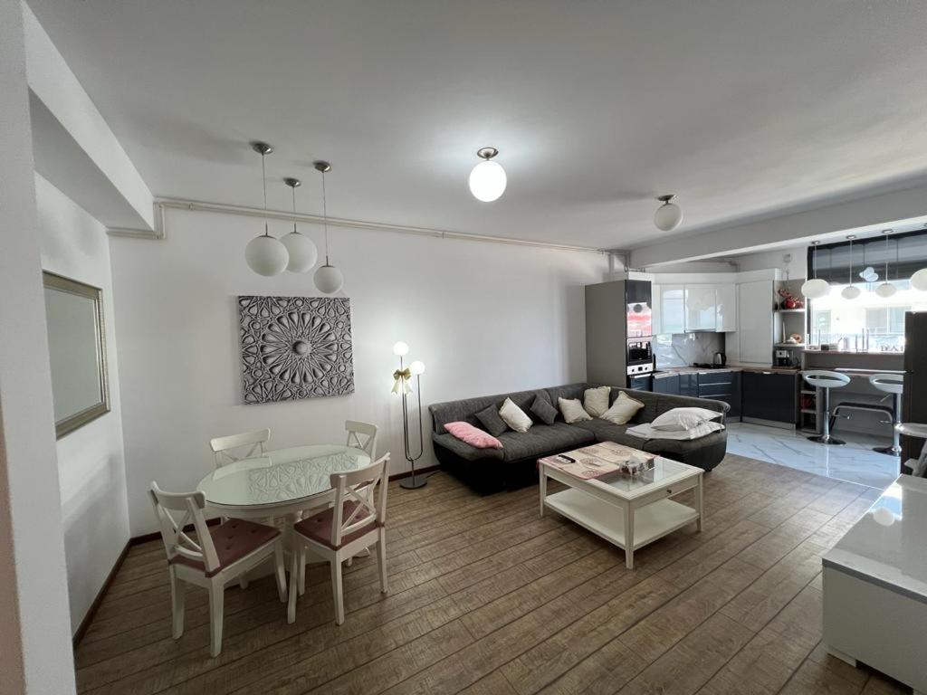 Lavand Eighteen 3 Navodari Exterior photo